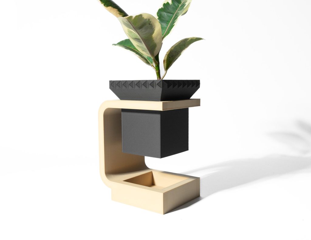 Daka Sculptural Planter with Drainage Tray – 4" – product image